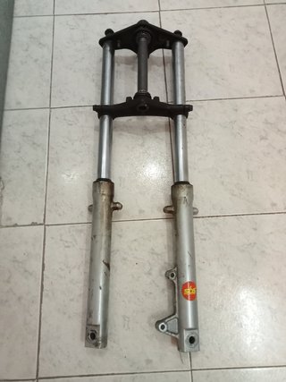 Tija y suspensiones Honda NS1