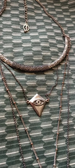 Collar Boho varias capas: ojo, mandala y pluma