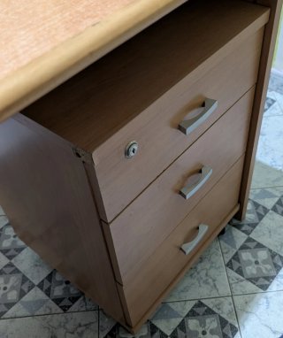Cajonera de oficina madera y metal