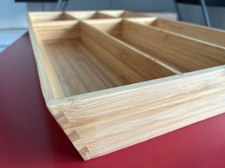 Bandeja para cubiertos de bambú VARIERA de Ikea