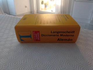 Langenscheidt diccionario moderno alemán españo...