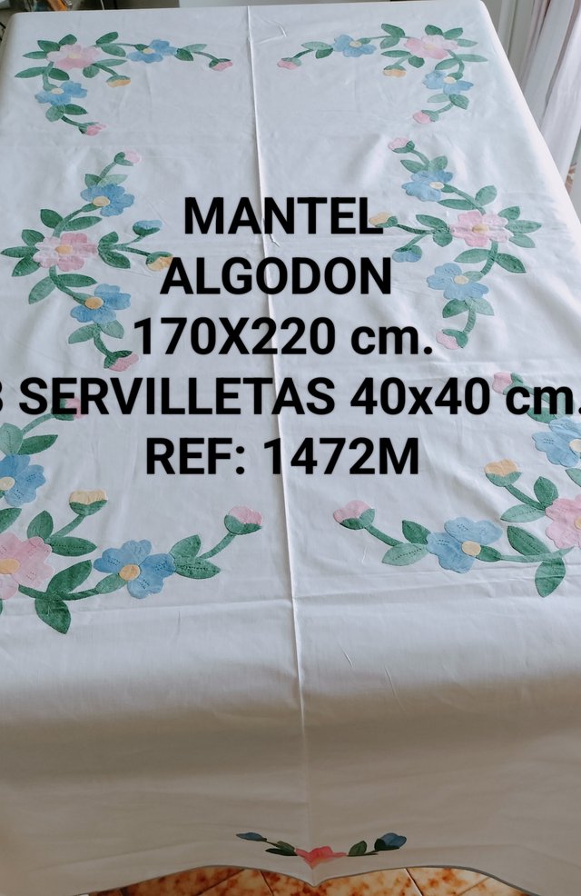Mantel blanco  con flores