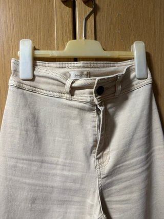 Pantalón vaquero begie