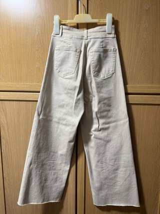 Pantalón vaquero begie