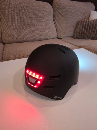 Casco Bicicleta o Patinete eléctrico con luces.