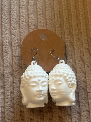 Pendientes cabeza de Buda blancos