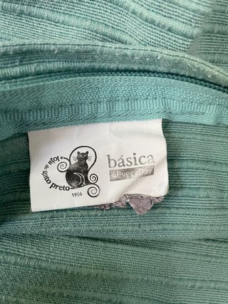 Funda cojín verde texturizado