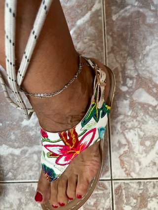 Sandalias de dedo con estampado floral