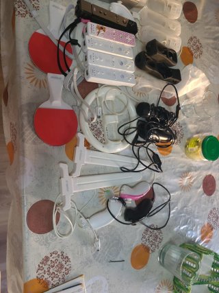 Wii, juegos, mandos, y accesorios