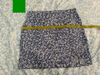 Falda Zara satén flores azul XS