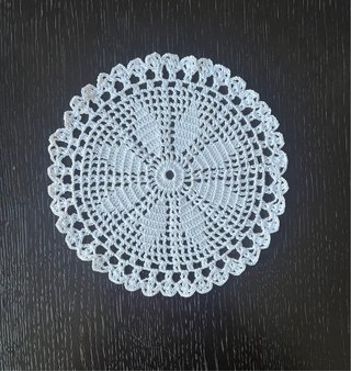 Renda de algodão feita à mão (croché)