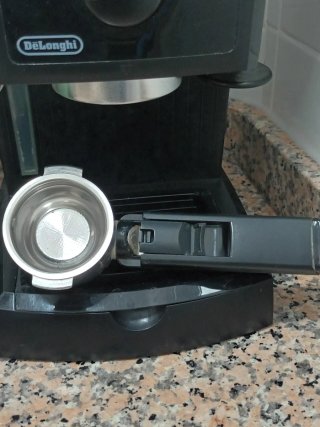 Cafetera Express DeLonghi Negra