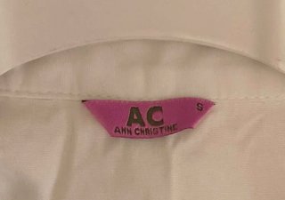 Camicia bianca in cotone elegante e sportiva