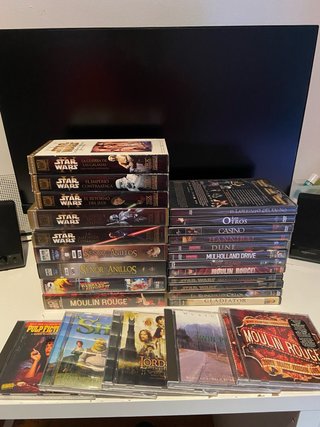 Lote Cine de culto: DVDs, VHS y CDs