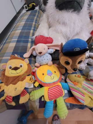 Juguetes de peluche. De la patrulla canina, cars..