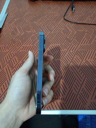 iPhone 14 Pro morado