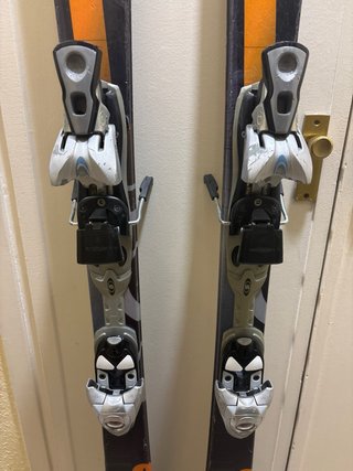 Esquís Quechua MRZ 700 con fijaciones
