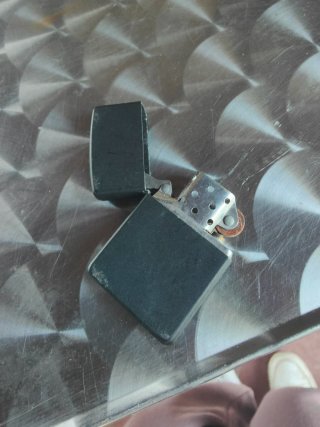 Zippo Negro