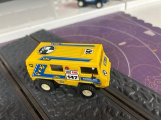 Pinzaguer STS Scalextric Amarillo 4x4