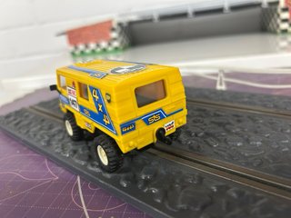 Pinzaguer STS Scalextric Amarillo 4x4