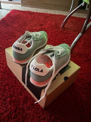 Zapatillas BIMBA Y LOLA nuevas a estrenar