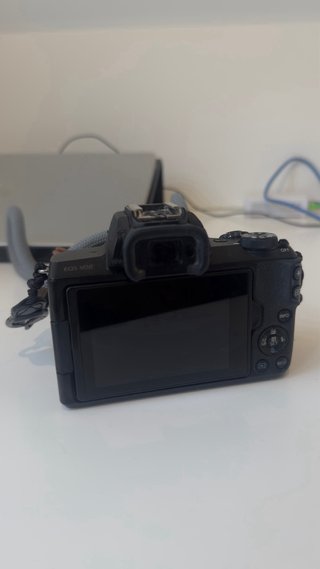 Canon EOS M50