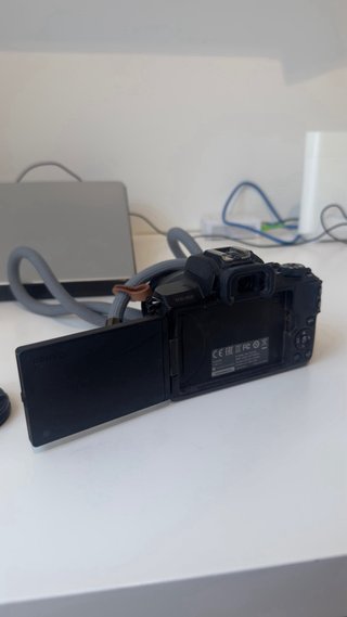 Canon EOS M50