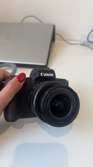 Canon EOS M50