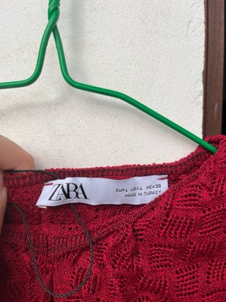 Blusa Zara Roja con Cuello Volante