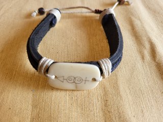 Pulseira Original com Pingente de Osso