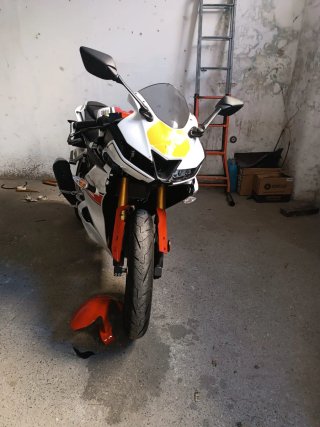 Yamaha yzf 125 2022 60th aniversario Siniestro