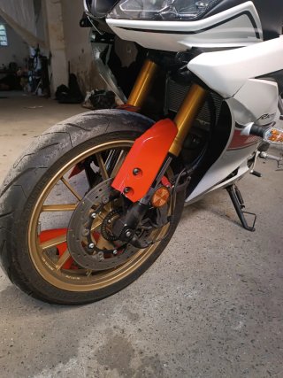 Yamaha yzf 125 2022 60th aniversario Siniestro