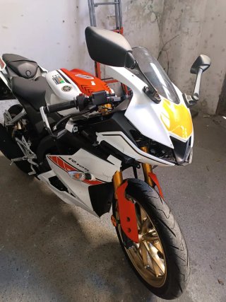 Yamaha yzf 125 2022 60th aniversario Siniestro