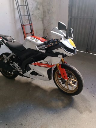 Yamaha yzf 125 2022 60th aniversario Siniestro