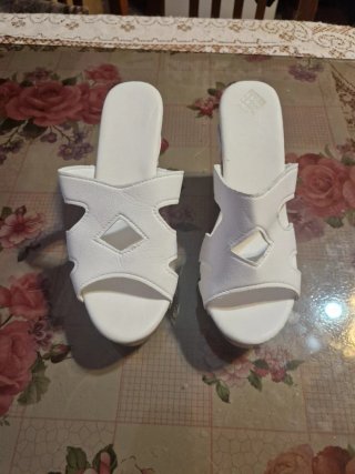 Sandalias nuevas talla 36 por 3 euros