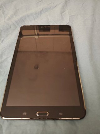 Tablet Samsung Galaxy Tab 4 Negra + Cargador