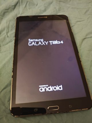 Tablet Samsung Galaxy Tab 4 Negra + Cargador