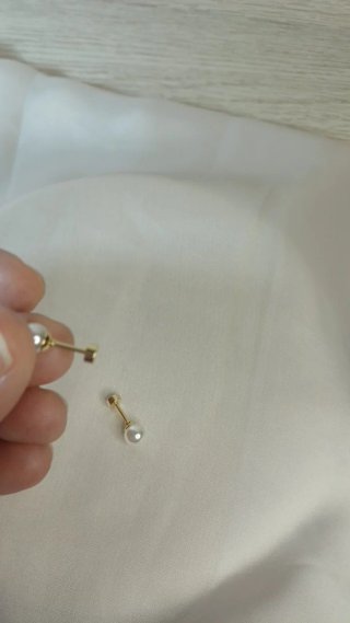 Pendientes perla dorados pequeños