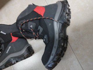 Botas montaña Quechua número 35