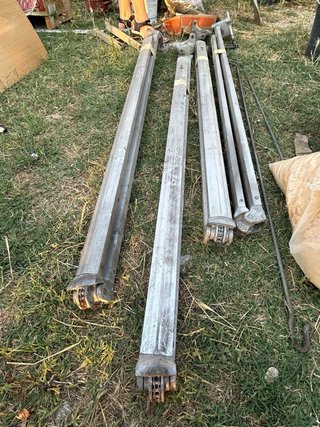 Toldo de tela y metal
