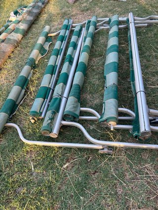 Toldo de tela y metal