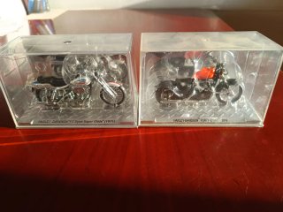 Dos motos a escala 1:24 Harley Davison nuevas