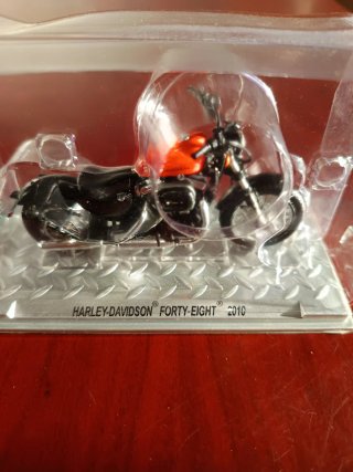 Dos motos a escala 1:24 Harley Davison nuevas
