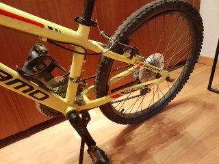 Bicicleta Megamo amarilla