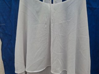 Blusa T S. Medidas en descripción