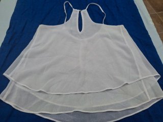 Blusa T S. Medidas en descripción