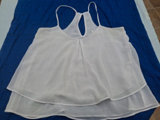 Blusa T S. Medidas en descripción