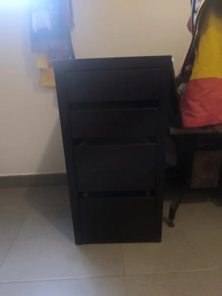 Mesita de noche Ikea negra