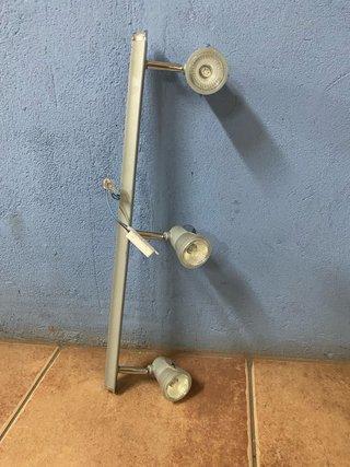 Lampara de tres focos para espejo de baño