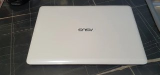 Portátil ASUS L502M